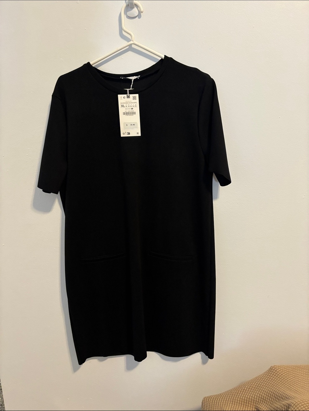 Zara Black Short-Sleeve Shift Dress -